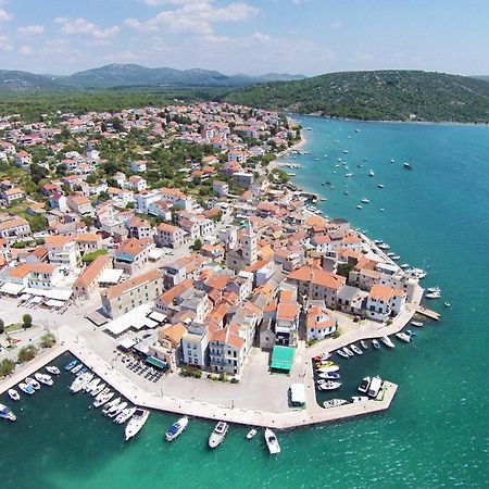 Apartments With A Parking Space Pirovac, Sibenik - 13263 Exterior photo