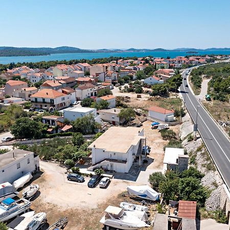 Apartments With A Parking Space Pirovac, Sibenik - 13263 Exterior photo