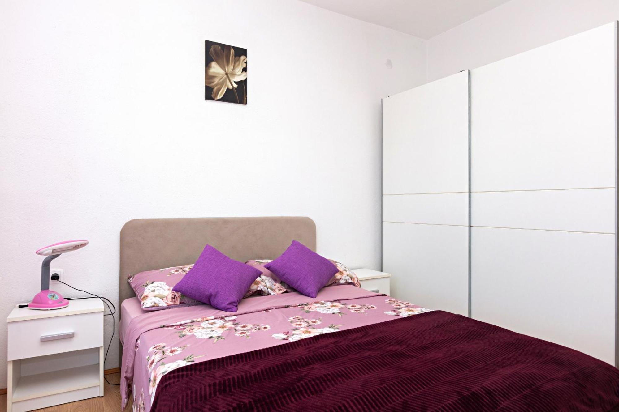 Apartments With A Parking Space Pirovac, Sibenik - 13263 Room photo