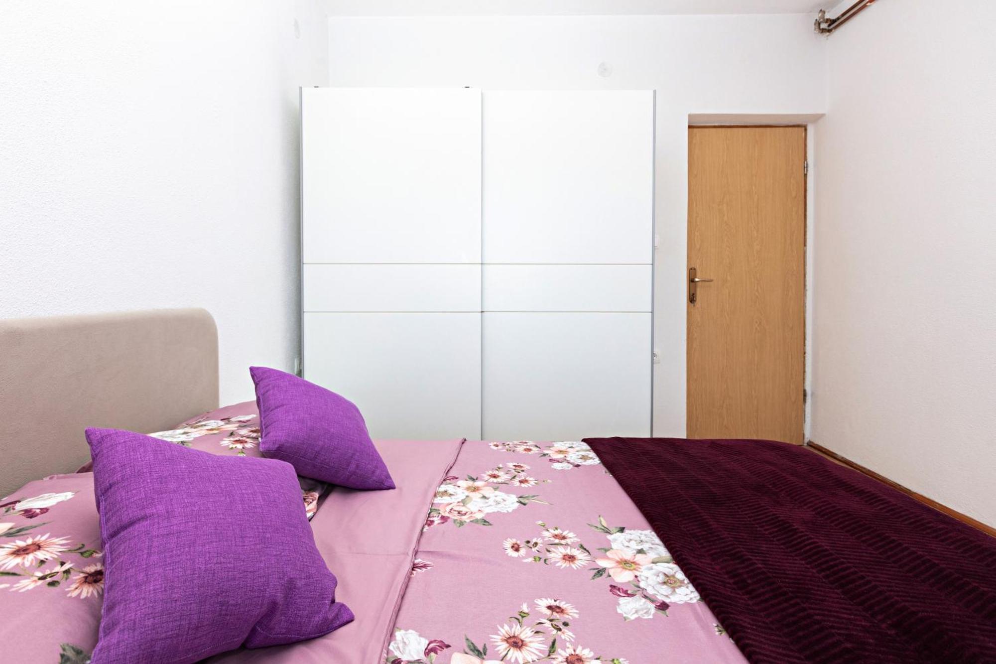 Apartments With A Parking Space Pirovac, Sibenik - 13263 Room photo