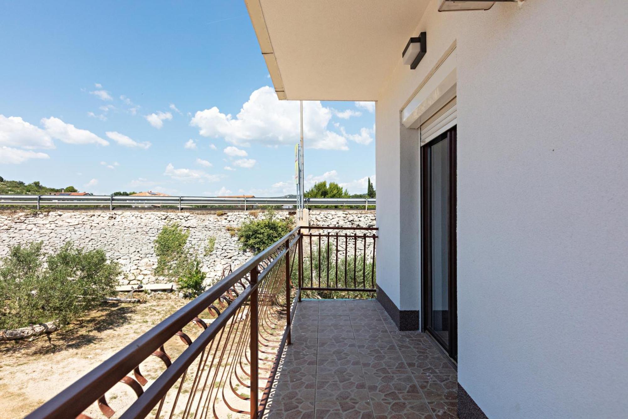 Apartments With A Parking Space Pirovac, Sibenik - 13263 Exterior photo